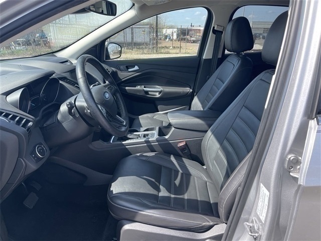 Vehicle image 9 of 12