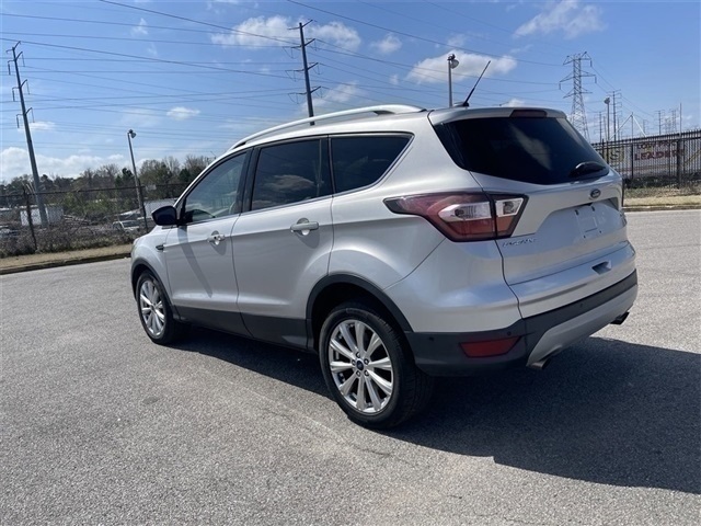 Vehicle image 8 of 12