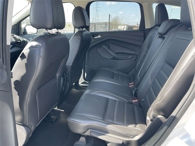 Vehicle image 10 of 12