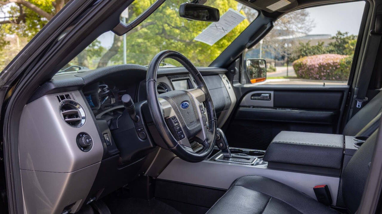 Vehicle image 16 of 31