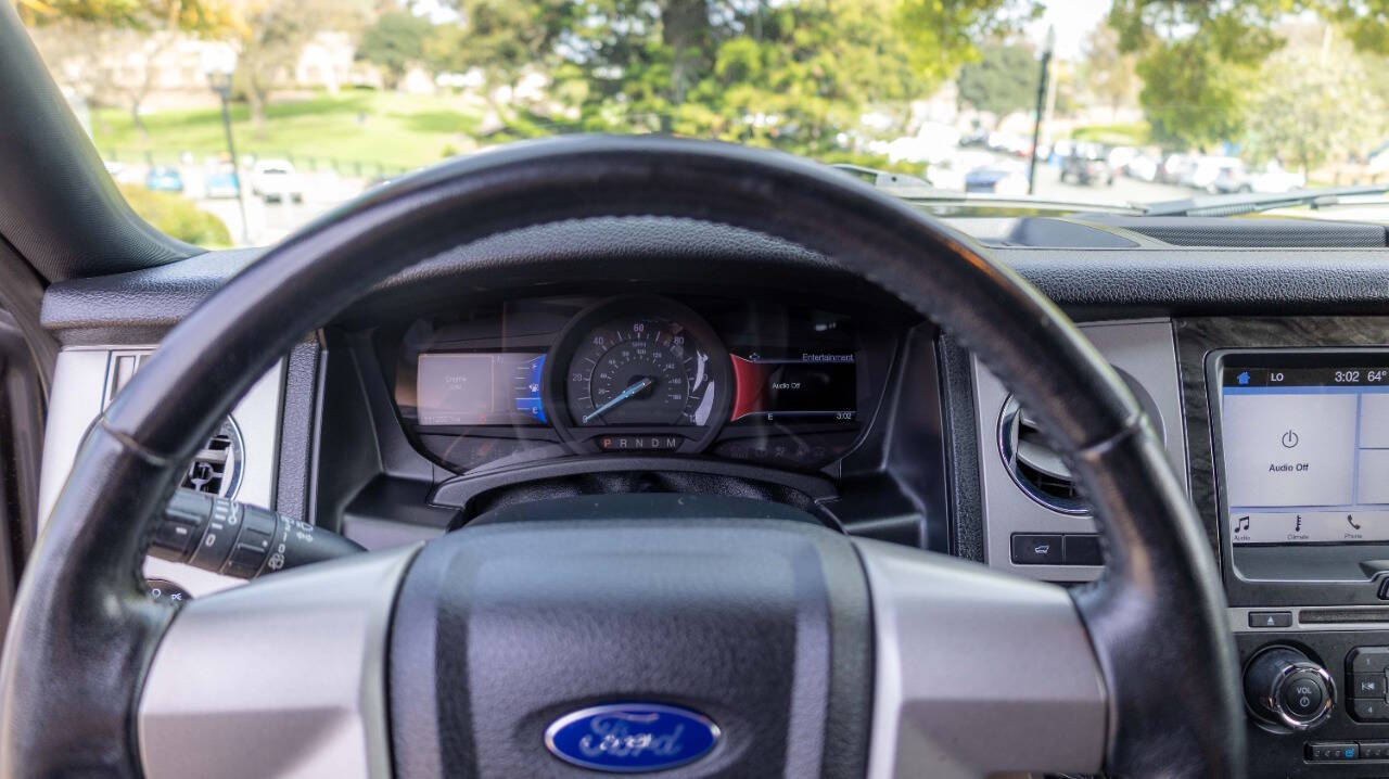 Vehicle image 21 of 31