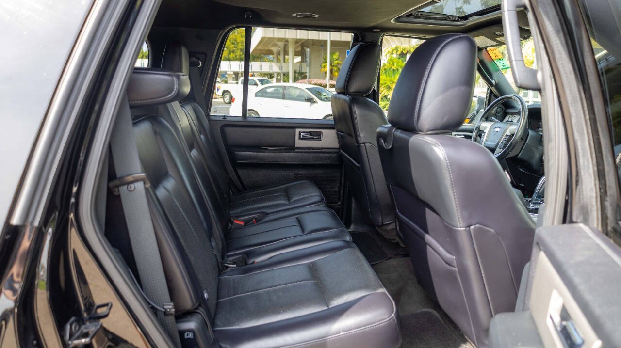 Vehicle image 13 of 31