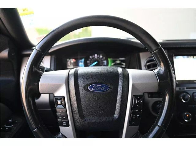 Vehicle image 28 of 33