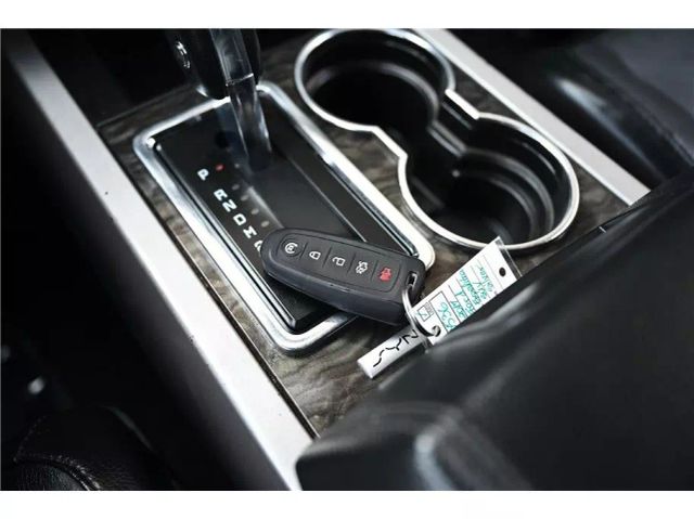 Vehicle image 32 of 33