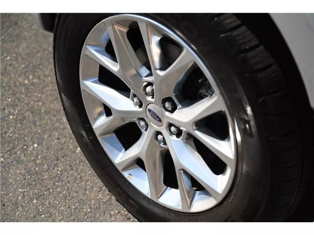 Vehicle image 10 of 33