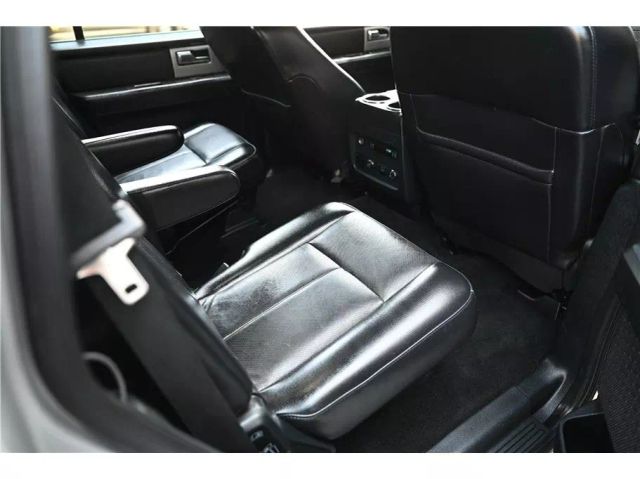 Vehicle image 16 of 33