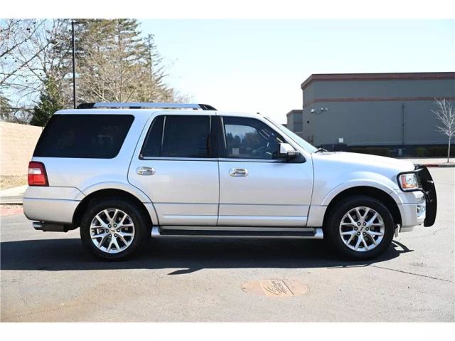 Vehicle image 4 of 33
