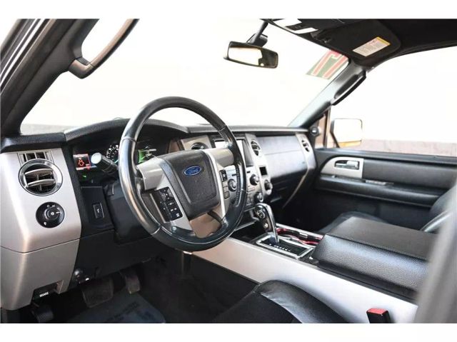 Vehicle image 21 of 33