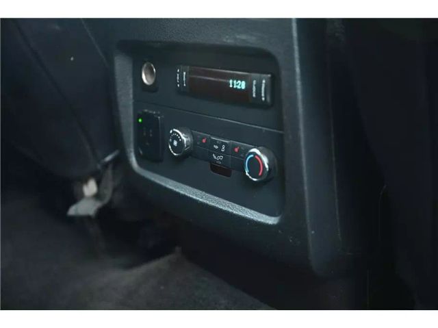 Vehicle image 17 of 33