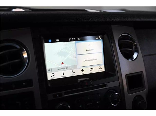 Vehicle image 27 of 33