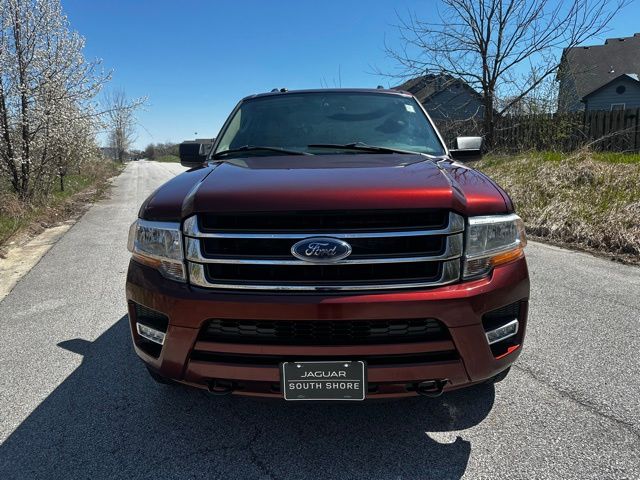 2017 Ford Expedition XLT Image 2 of 22