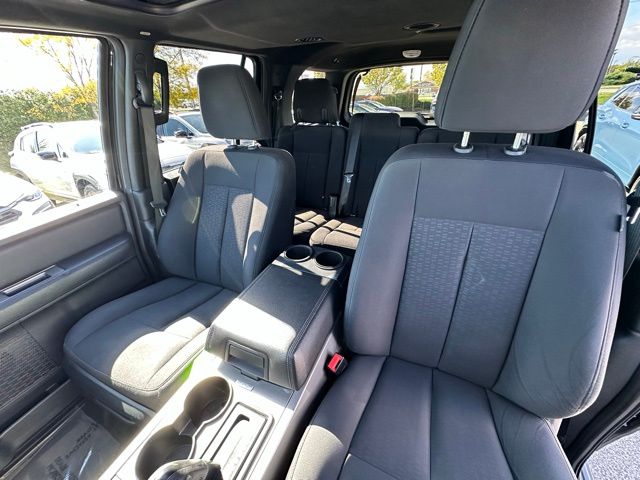2017 Ford Expedition XLT Image 18 of 35