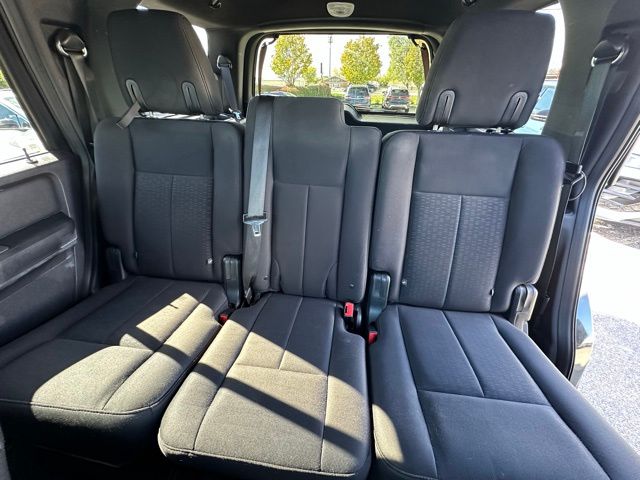 2017 Ford Expedition XLT Image 17 of 35