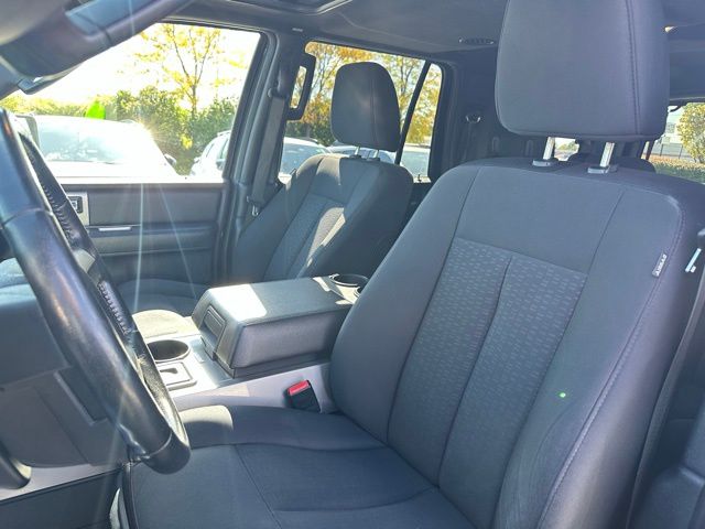 2017 Ford Expedition XLT Image 15 of 35
