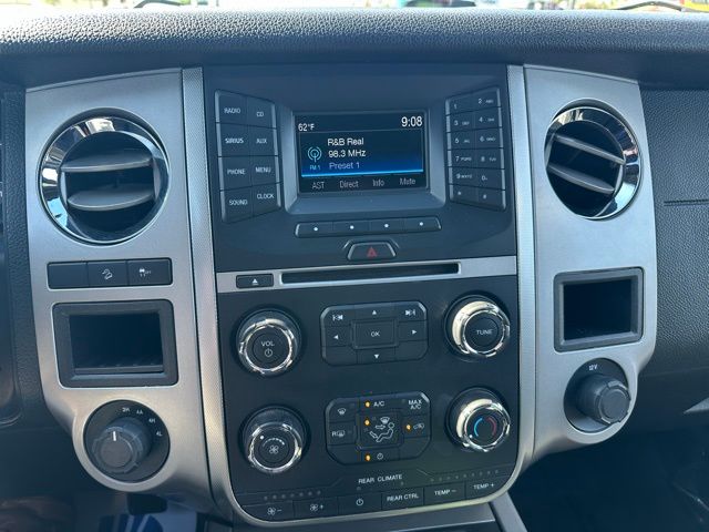 2017 Ford Expedition XLT Image 24 of 35