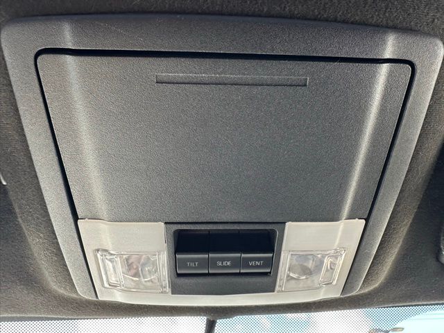 2017 Ford Expedition XLT Image 28 of 35