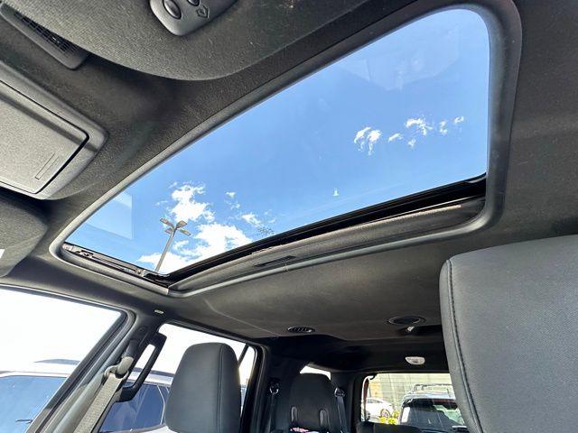 2017 Ford Expedition XLT Image 22 of 35