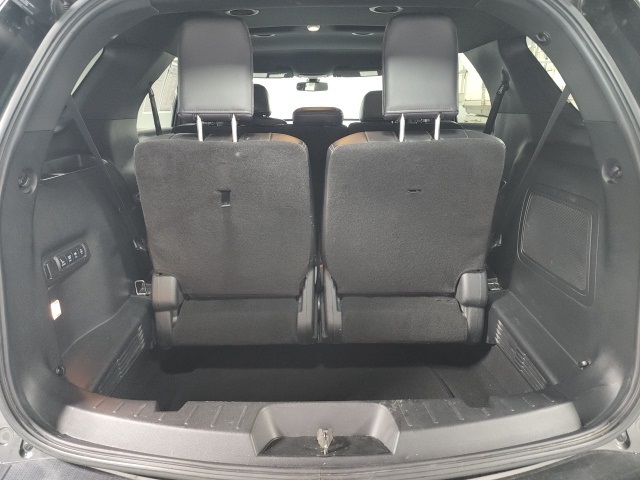 Vehicle image 25 of 31