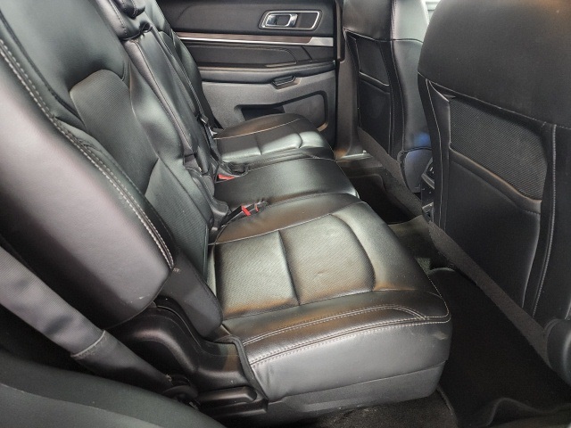 Vehicle image 27 of 31