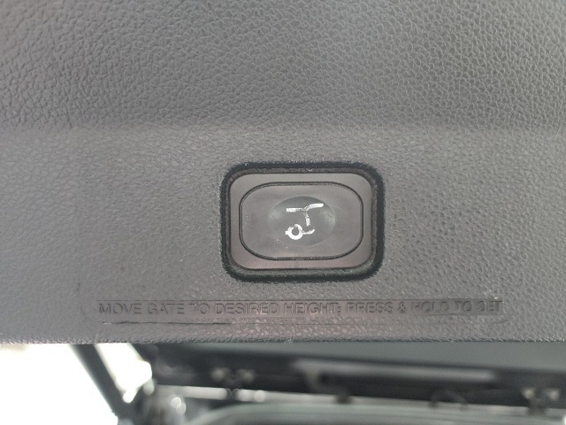 Vehicle image 14 of 31