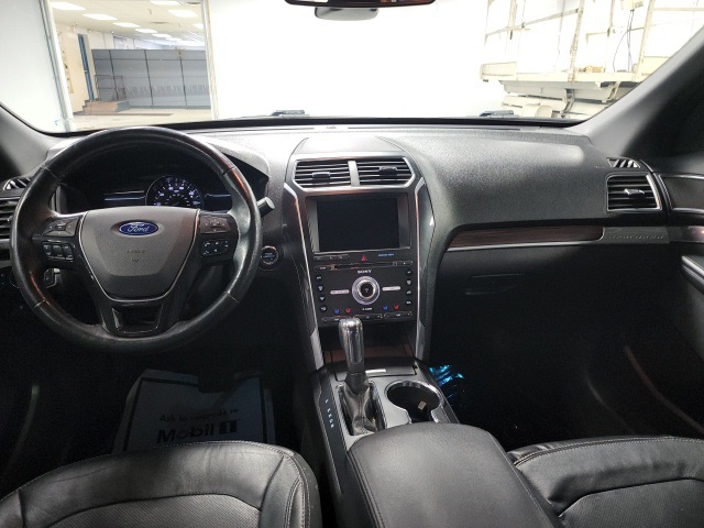 Vehicle image 23 of 31