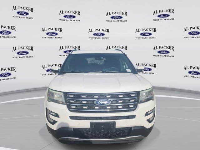 2017 Ford Explorer Limited Image 3 of 35