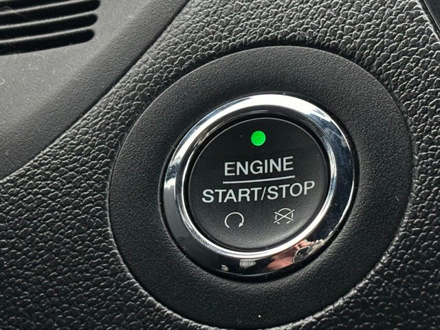 2017 Ford Explorer XLT Image 27 of 38