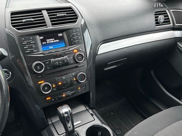 2017 Ford Explorer XLT Image 38 of 38