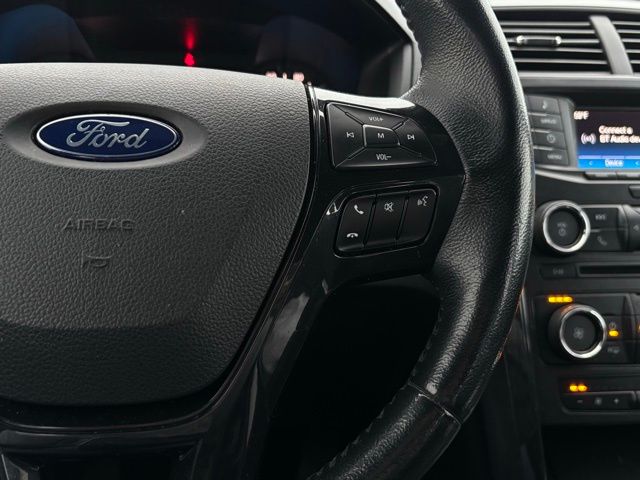 2017 Ford Explorer XLT Image 19 of 38