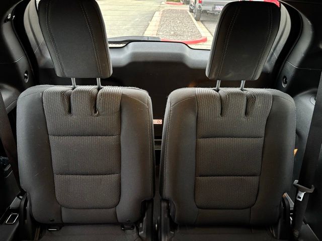 2017 Ford Explorer XLT Image 13 of 38
