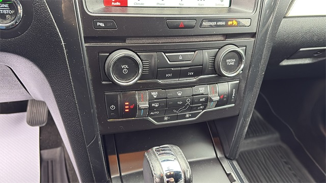 2017 Ford Explorer XLT Image 32 of 34