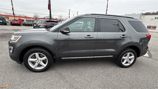 2017 Ford Explorer XLT Image 6 of 34