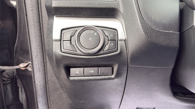 2017 Ford Explorer XLT Image 30 of 34