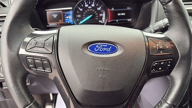 2017 Ford Explorer XLT Image 19 of 34