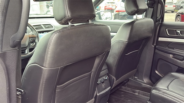 2017 Ford Explorer XLT Image 13 of 34