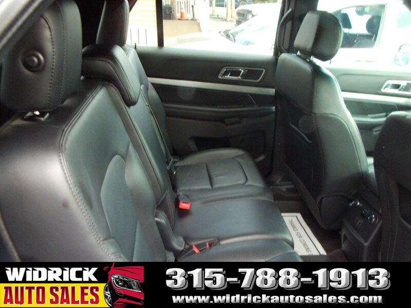 Vehicle image 10 of 18