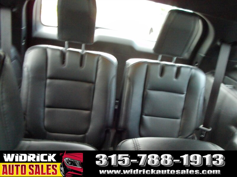 Vehicle image 11 of 18