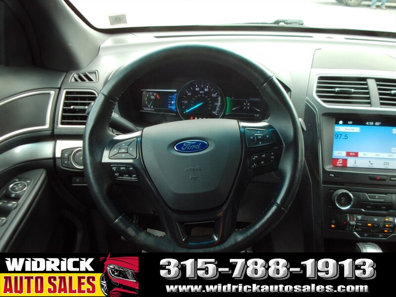 Vehicle image 13 of 18