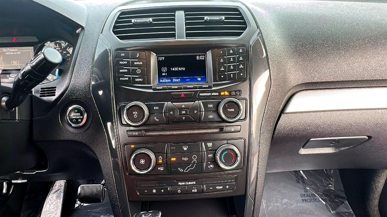 Vehicle image 33 of 49