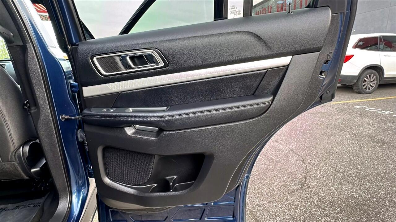Vehicle image 40 of 49