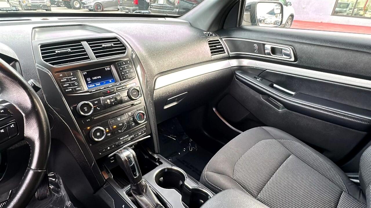 Vehicle image 13 of 49