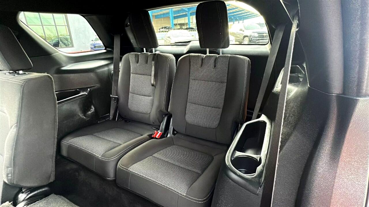 Vehicle image 24 of 49
