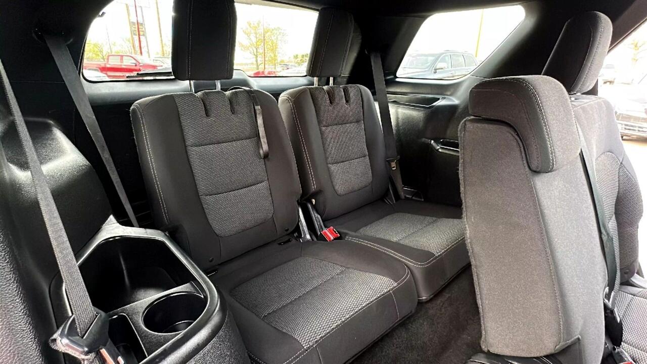 Vehicle image 21 of 49