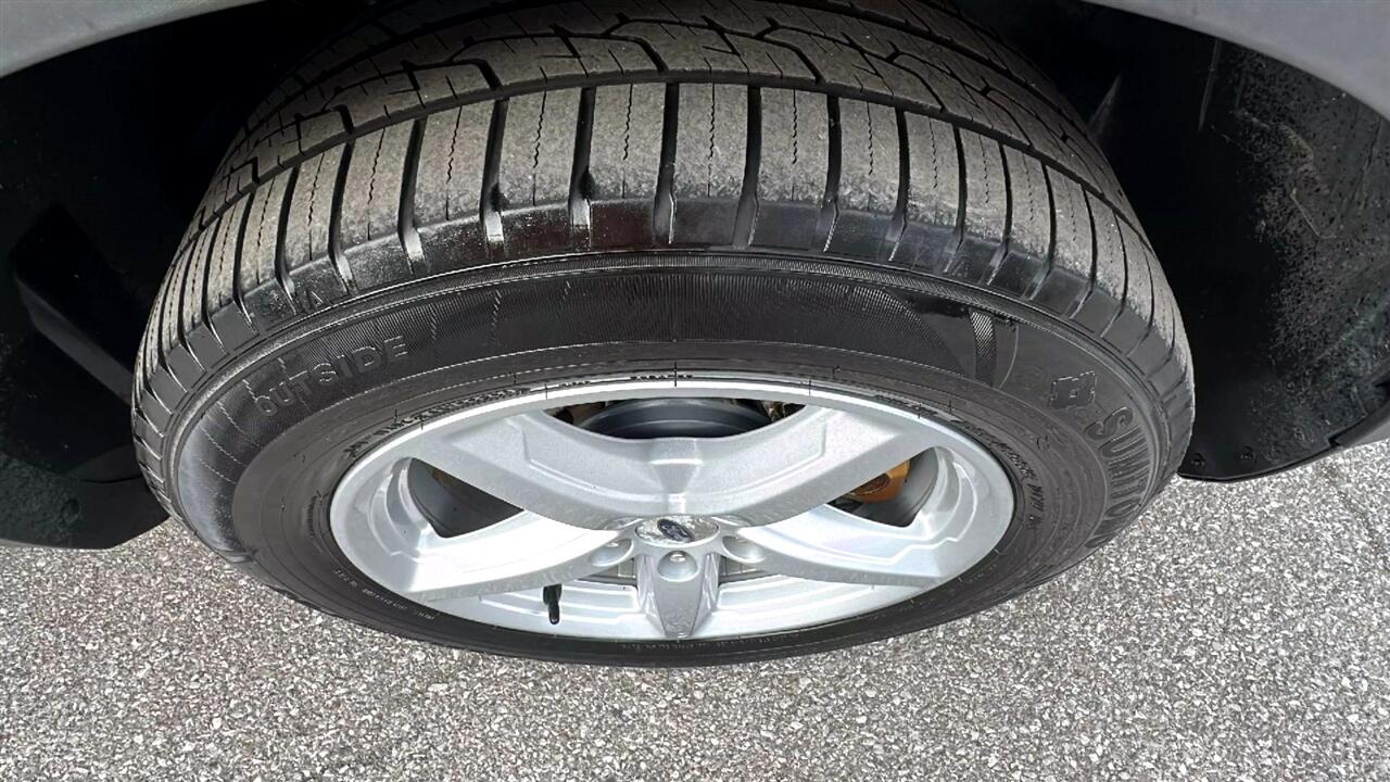 Vehicle image 43 of 49