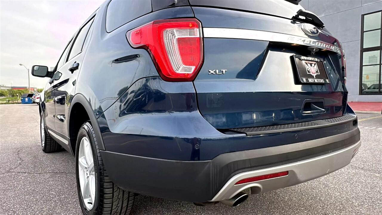 Vehicle image 10 of 49