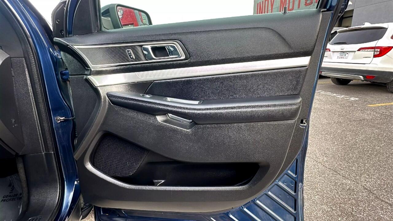 Vehicle image 41 of 49