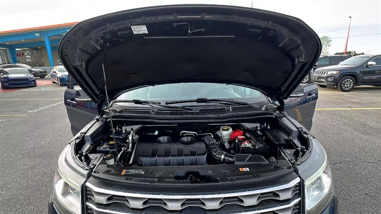 Vehicle image 26 of 49