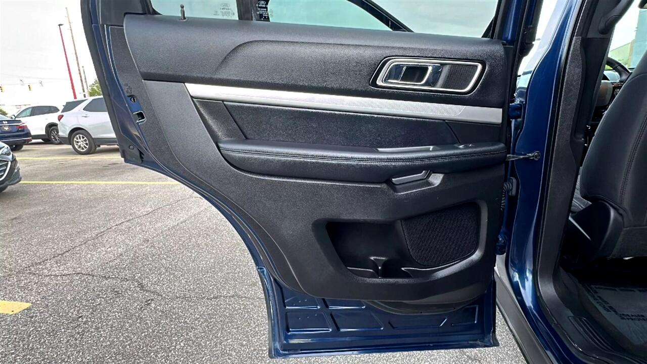 Vehicle image 38 of 49