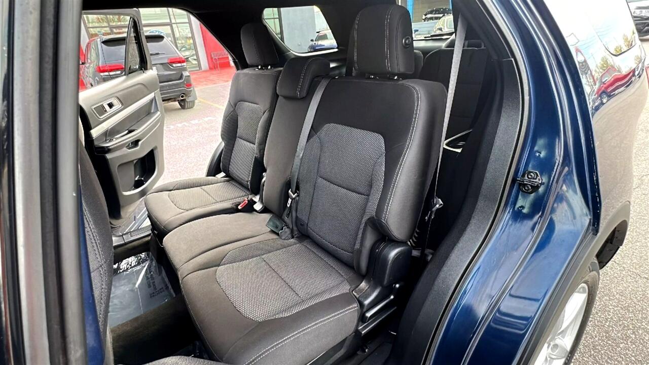 Vehicle image 23 of 49