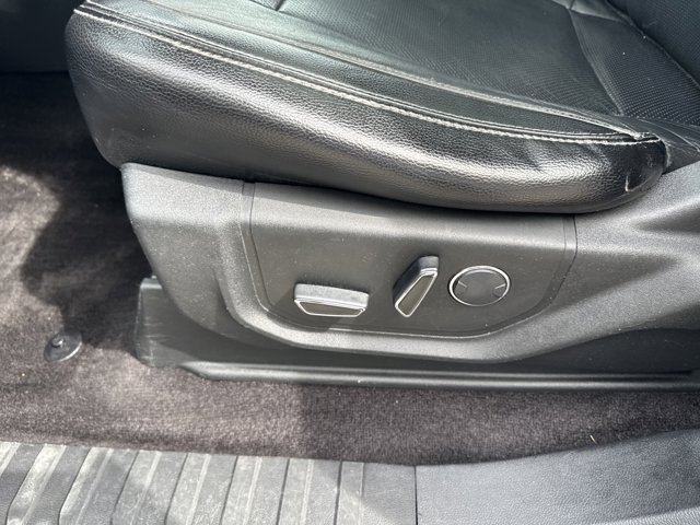 Vehicle image 18 of 45